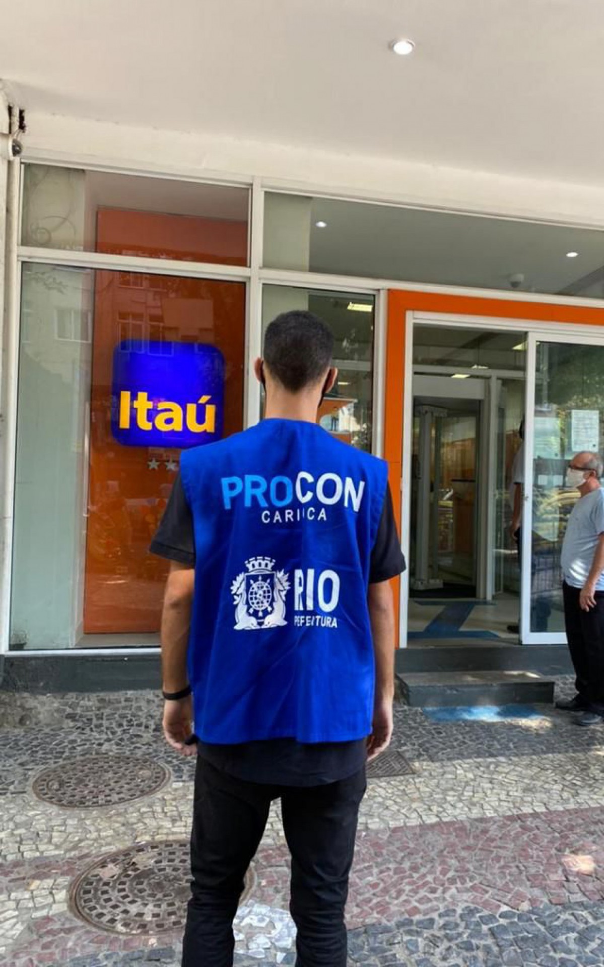 Procon autua estabelecimentos por irregularidades na Zona Oeste e Zona Sul do Rio - Divulgação