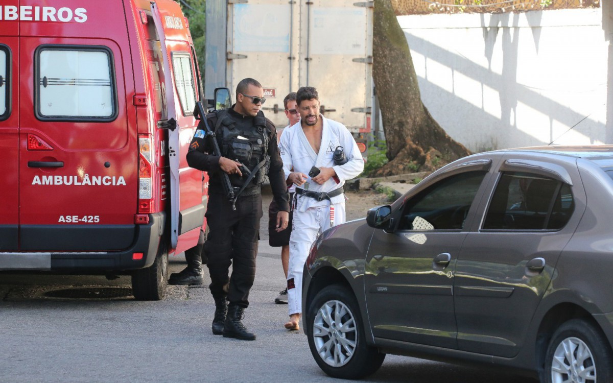  Cau&atilde; Reymond se envolve em acidente de tr&acirc;nsito na Barra da Tijuca