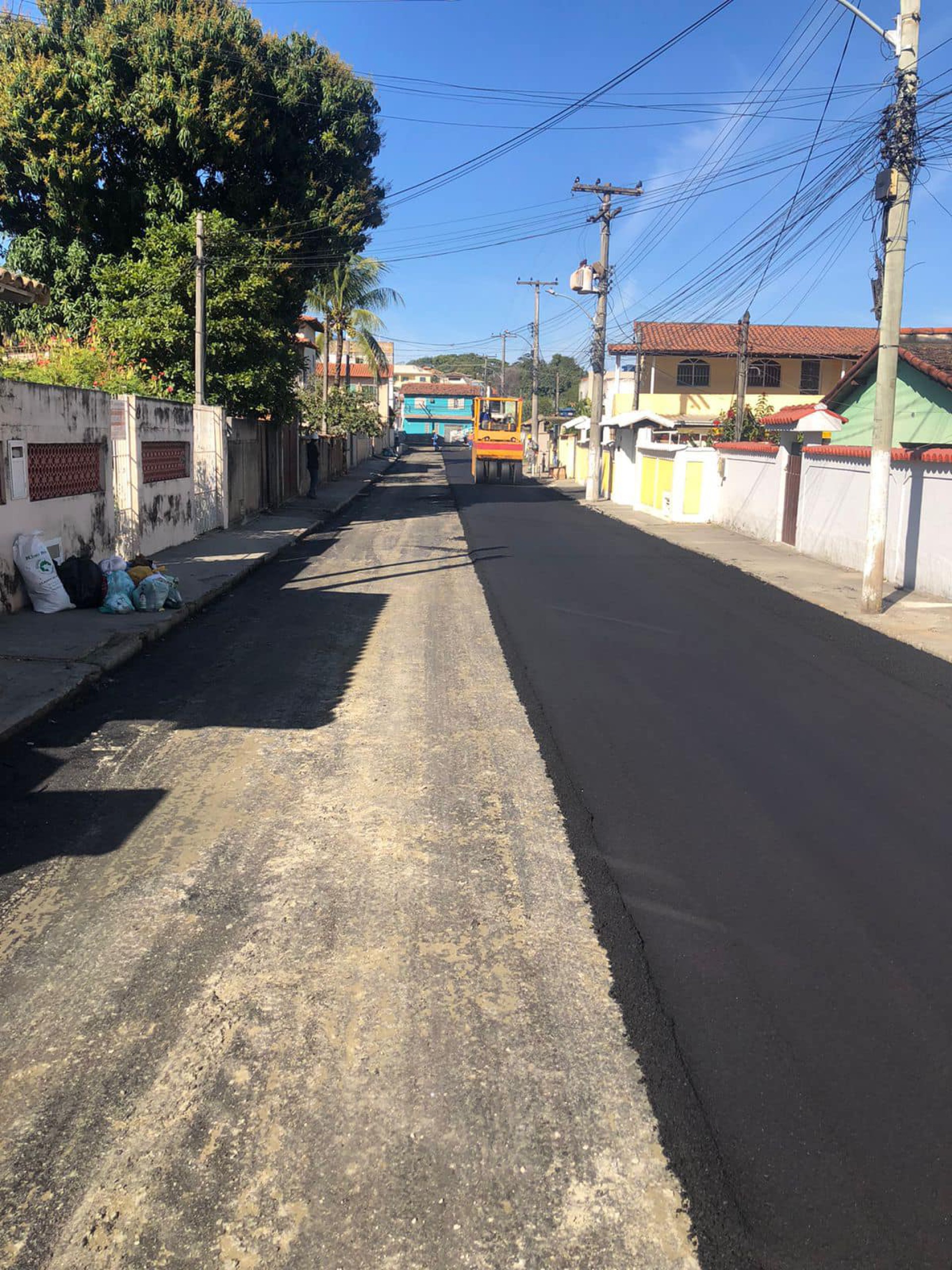Prefeitura de Saquarema realiza pavimentação da Rua Capitão José Machado, em Bacaxá - Divulgação/Prefeitura de Saquarema
