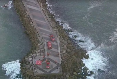 Jovem morre e outro está desaparecido após afogamento na Barra da Tijuca