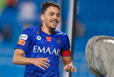 Botafogo resolve pendências e fecha com meia que estava no mundo árabe