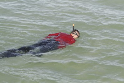 Bombeiros fazem busca por jovem desaparecido no quebra mar da Barra da Tijuca, na Zona Oeste do Rio - Marcos Porto/ Agência O Dia