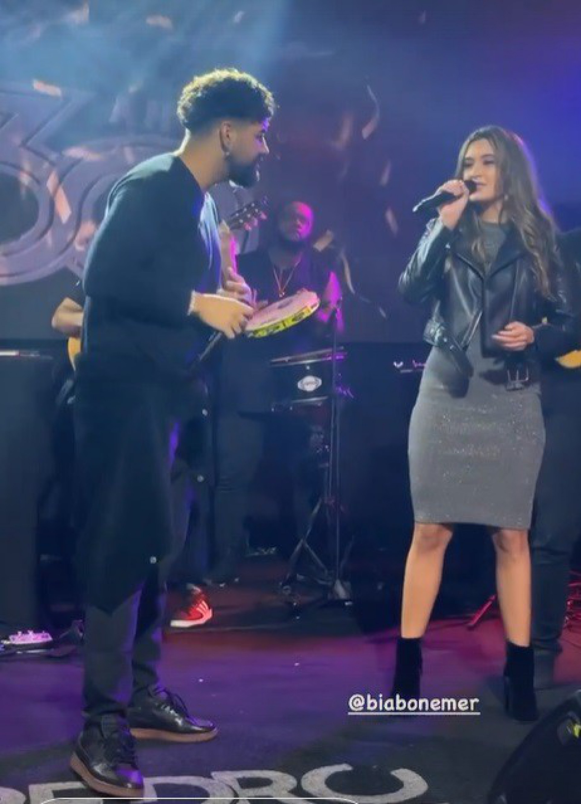 Bia Bonemer canta na festa de aniversário de Dilsinho - Reprodução do Instagram