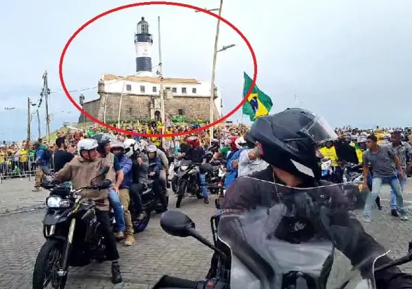 Imagem da transmiss&atilde;o no Facebook de Bolsonaro - Reprodu&ccedil;&atilde;o