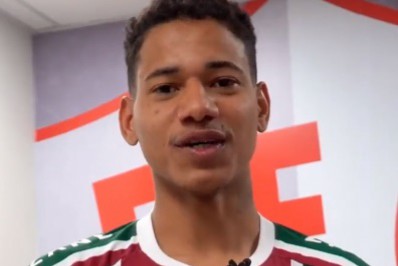 Fluminense anuncia a contratação de Marrony