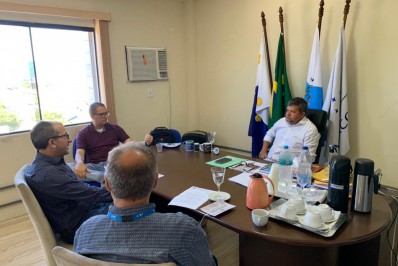 Câmara de Angra trabalha por novas empresas no porto