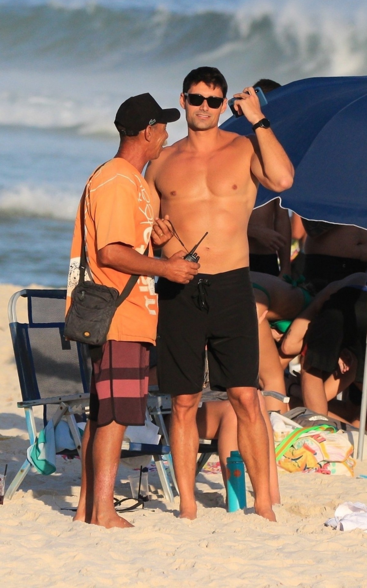 A ex-BBB B&aacute;rbara Heck levou o namorado, Rick Maia, para curtir praia no Rio