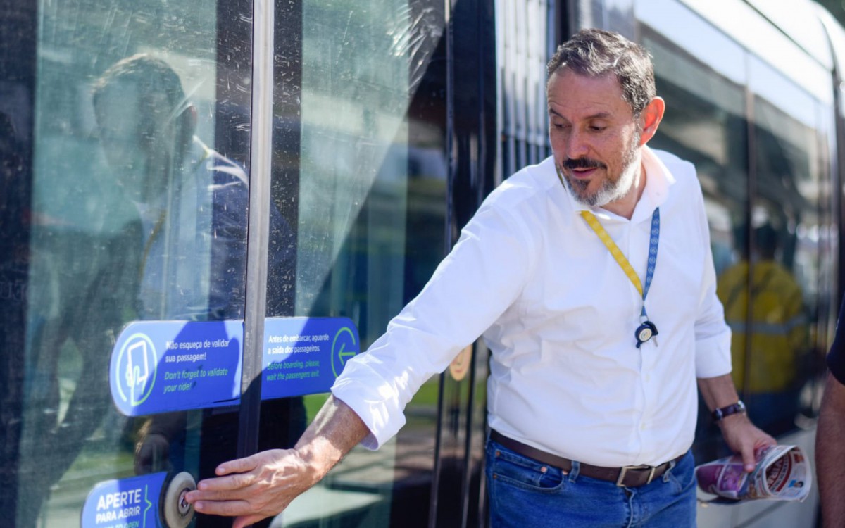 Luiz Teixeira acredita que VLT seria um tipo de transporte ideal para a cidade do Rio