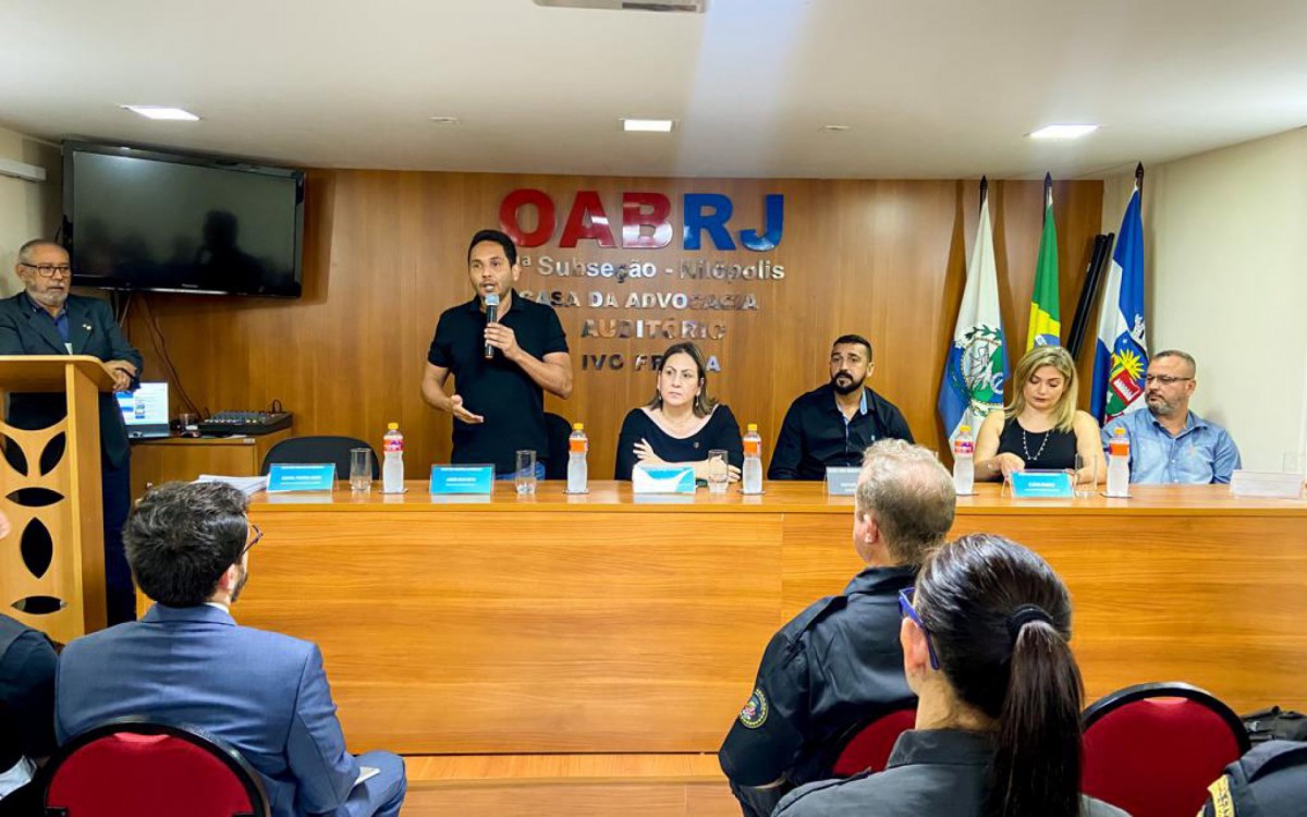 Abraãozinho afirmou que espera, em breve, estar anunciando o início do Proeis na cidade, que é o Programa Estadual de Integração na Segurança, garantindo um aumento no efetivo de policiais na cidade