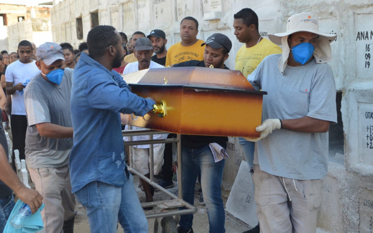 Ele foi morto com um tiro na cabe&ccedil;a, ap&oacute;s reagir a uma tentativa de assalto a um &ocirc;nibus da via&ccedil;&atilde;o Vera Cruz - Sandro Vox/Ag&ecirc;ncia O Dia