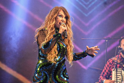 Elba Ramalho e ex-funcionário se envolvem em acidente na Zona Sul