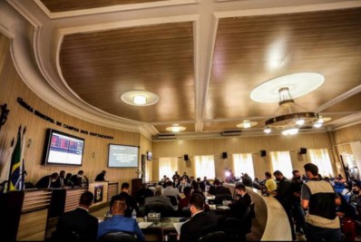 Tribunal de Justiça derruba liminar e 13 vereadores de oposição voltam a correr risco de perder mandatos