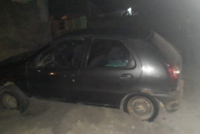 Criminoso em liberdade condicional é preso por roubo de veículo em Araruama