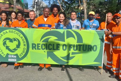 Comlurb reforça campanha de adesão à coleta seletiva com moradores do Méier