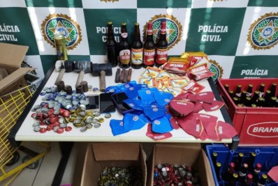 Polícia Civil fecha galpão utilizado para falsificar cervejas em Araruama