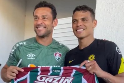 Fred dá autógrafo e faz coro por Thiago Silva no Fluminense: 'Estamos te esperando'