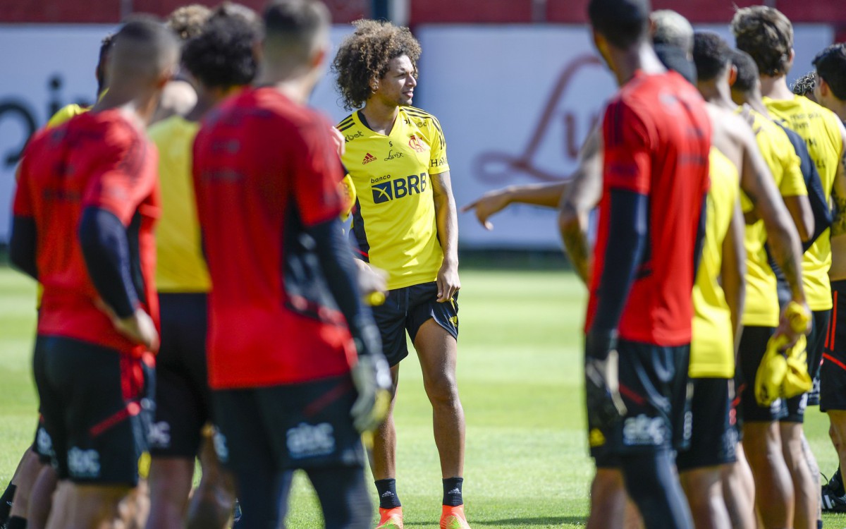 Willian Arão se despede de companheiros no Ninho e prepara viagem para a Turquia