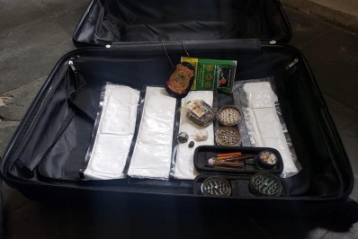 Polícia Federal faz operação contra grupo especializado no envio de drogas para Europa