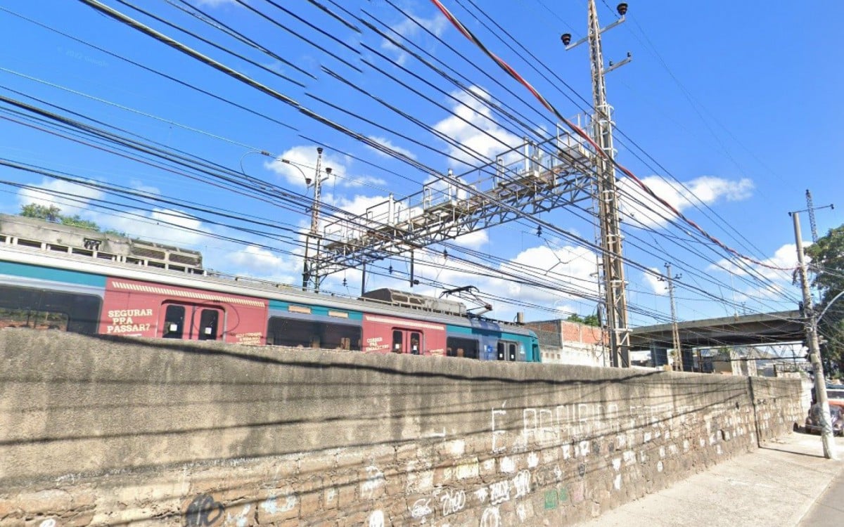 Estrutura metálica entre as estações onde ocorreu o acidente - Reprodução / Google Street View