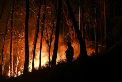 Nova onda de calor extremo atinge Espanha e Portugal, que luta para controlar incêndios