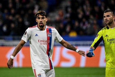 Presidente do Lyon admite propostas por ex-jogador do Flamengo: 'Estamos avaliando'