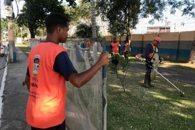 Ciclovia da Avenida Baronesa de Mesquita recebe serviços de limpeza e manutenção