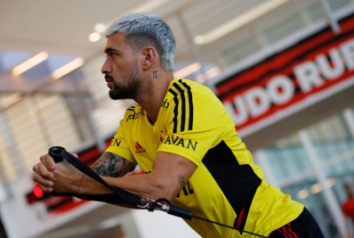 Gabigol e Arrascaeta serão julgados e podem desfalcar o Flamengo na Copa do Brasil