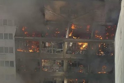 Prefeitura de São Paulo quer demolir prédio de dez andares que pegou fogo na região da 25 de Março