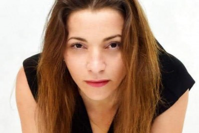 Cantora faz tributo a Elis Regina no Espaço Cultural Sala Carlos Couto