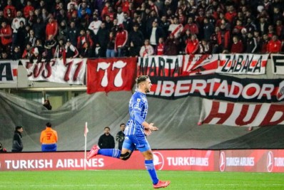 Botafogo se acerta com clube argentino e fica por um detalhe de anunciar meia