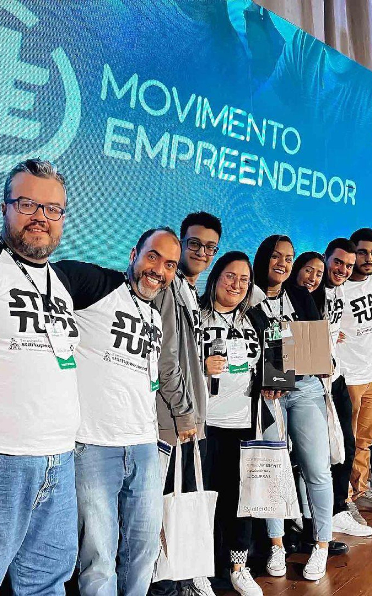 
Equipe do projeto 'Rede Azul' conquista o 1&ordm; lugar com portal interativo para autistas e familiares

