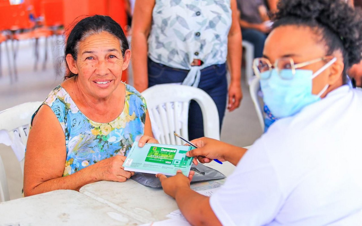 Marli da Silva fez o cadastramento em uma das a&ccedil;&otilde;es sociais e conseguiu o cart&atilde;o Recome&ccedil;ar