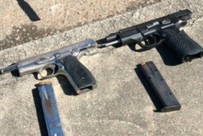 Dupla é presa com duas pistolas no bairro Agostinho Porto