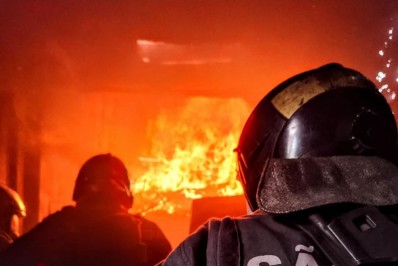 Incêndio pode causar desabamento de prédio de dez andares no Centro de São Paulo