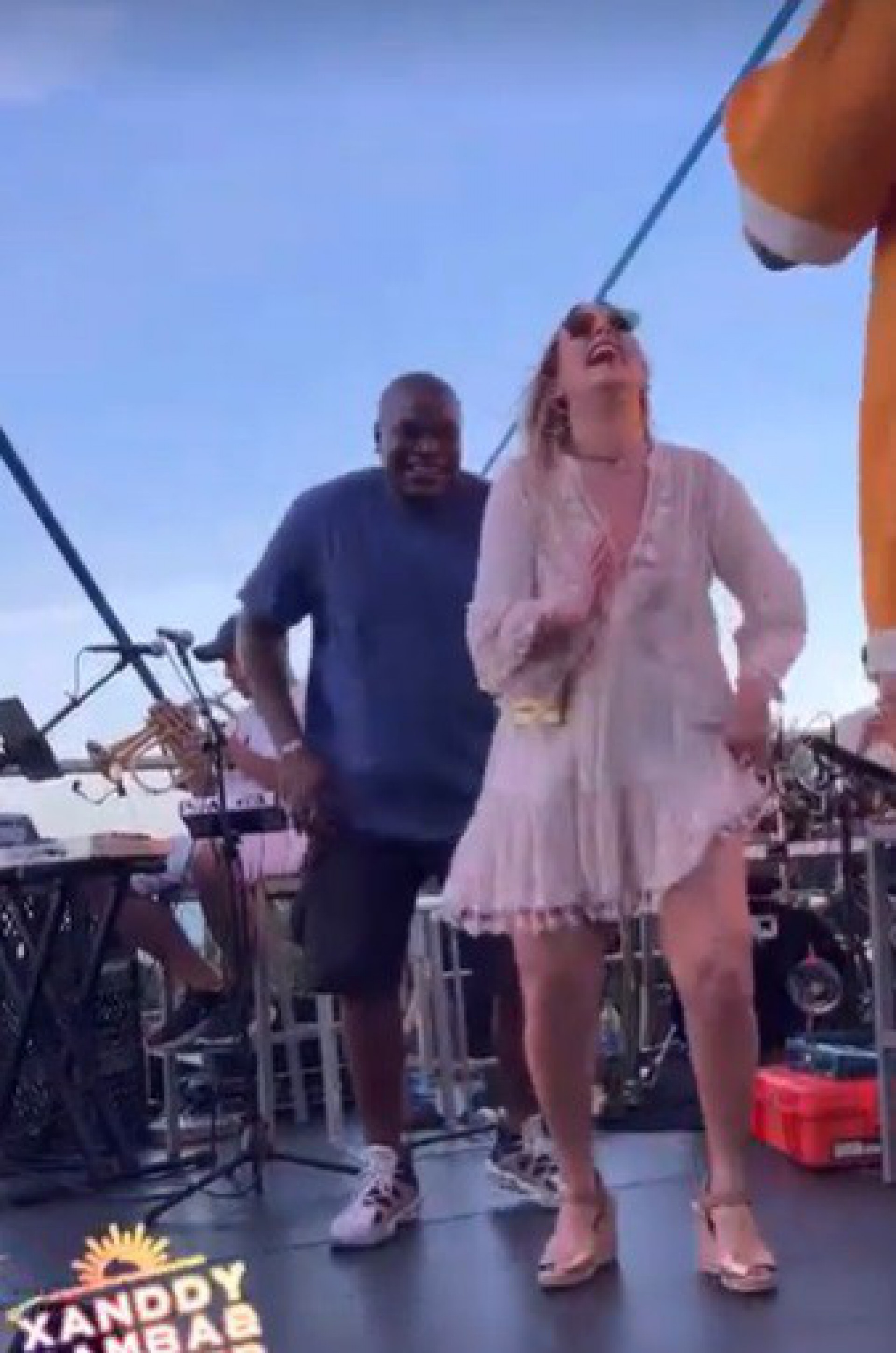 Carla Perez e Jacaré dançam juntinhos  - Reprodução do Instagram