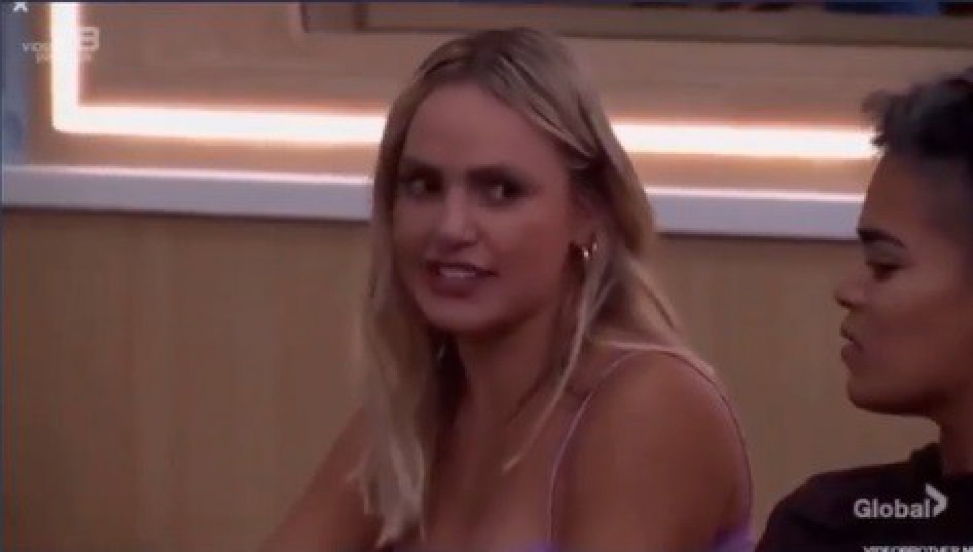 Indy Santos deixa participantes chocados ao revelar desejo de ser sex&oacute;loga - Reprodu&ccedil;&atilde;o de v&iacute;deo