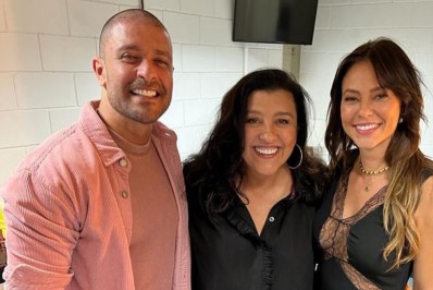 'Gostosos demais', dispara Regina Casé em foto com Paolla Oliveira e Diogo Nogueira