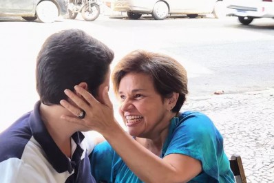 Claudia Rodrigues celebra 1 mês de namoro com ex-empresária