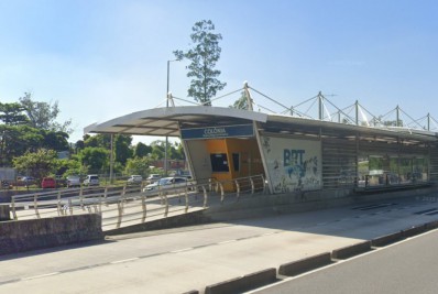 Passageiro cai de BRT em movimento em Jacarepaguá