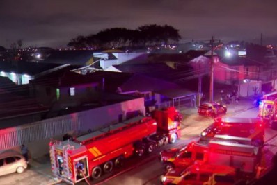 Casa desaba após explosão e uma mulher morre em Curitiba