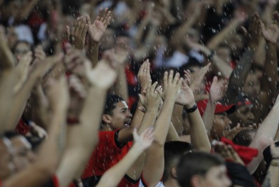Flamengo x Athletico-PR: mais de 50 mil ingressos vendidos para jogo de ida da Copa do Brasil