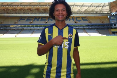 Fenerbahçe anuncia a contratação de Willian Arão, ex-jogador do Flamengo