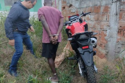 Homem é preso com motocicleta roubada em São Pedro da Aldeia