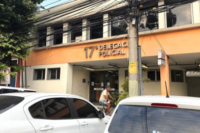 Mãe é presa por suspeita de explorar sexualmente as próprias filhas