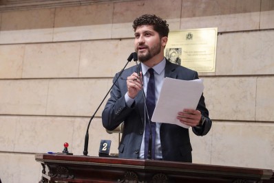 Professores criticam mudança de hora-aula no município