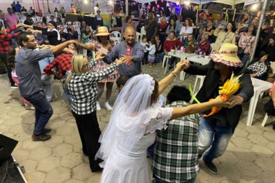 ‘Arraiá Solidário’ em Búzios arrecadou agasalhos e cobertores na SEDESER