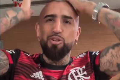 Arturo Vidal manda recado à torcida do Flamengo: 'Faz o moicano'