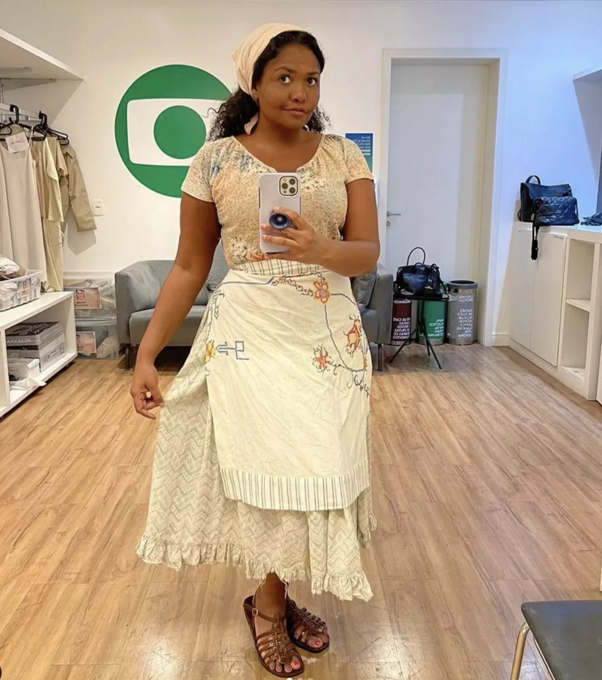 Gaby Amarantos caracterizada como Emília para 'Além da Ilusão' - Reprodução / Instagram