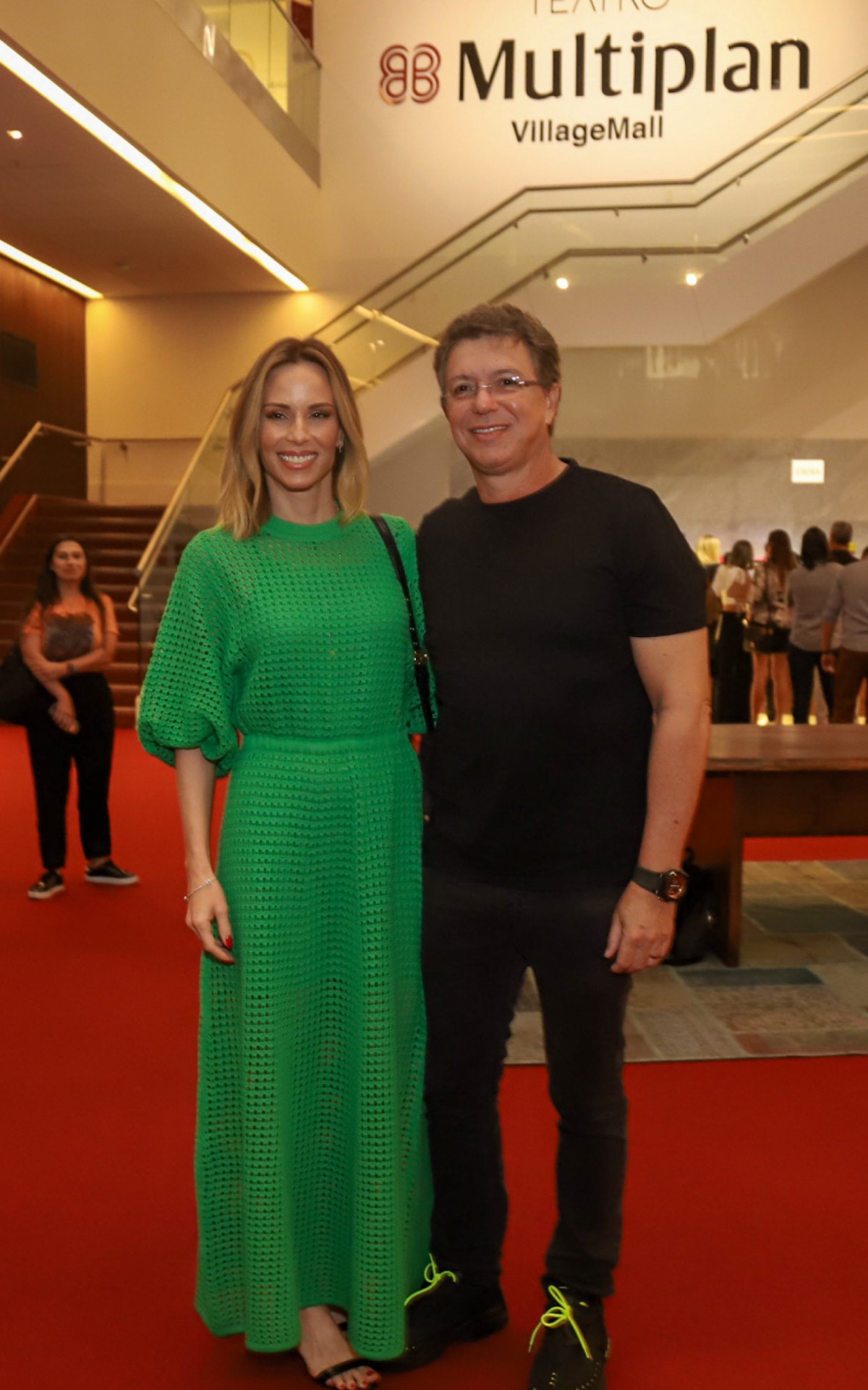 Ana Furtado e Boninho prestigiam show de Paulo Ricardo