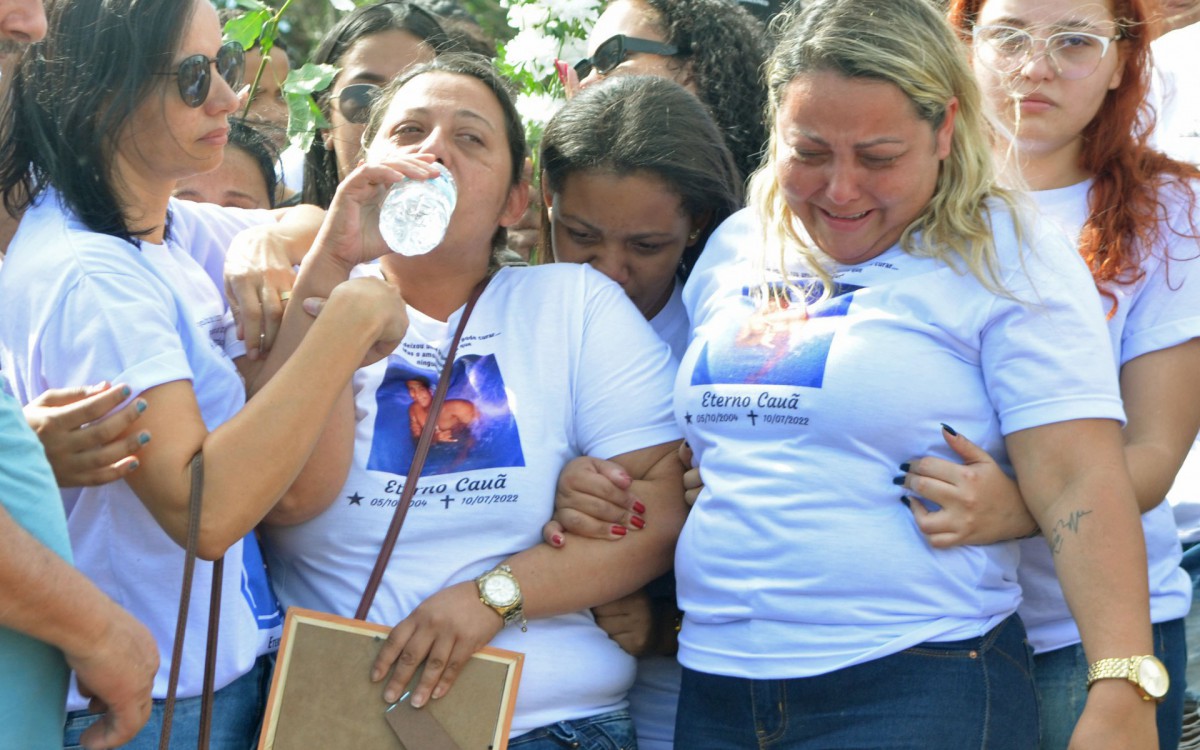 Sepultamento de Cau&atilde;, morto pelos pr&oacute;prios amigos e jogado no rio Guand&uacute;. Nesta sexta-feira (15).